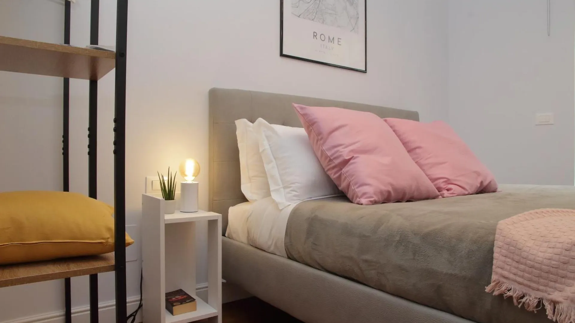 Ych-Stylish 3 Bedrooms Apartment Near Vatican Rome 0*,  Italy